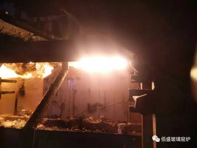 午夜国产精品视频