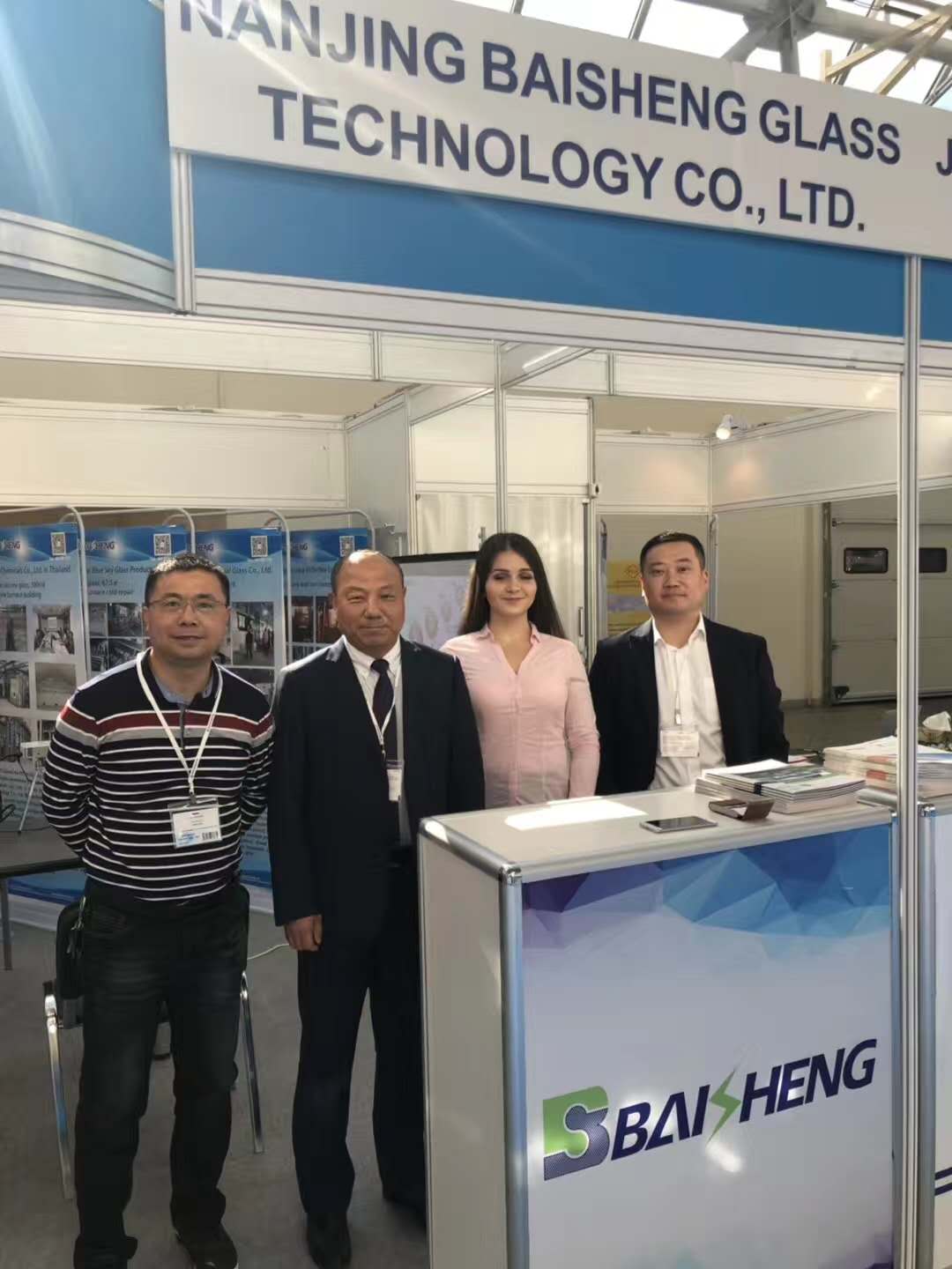 午夜国产精品视频