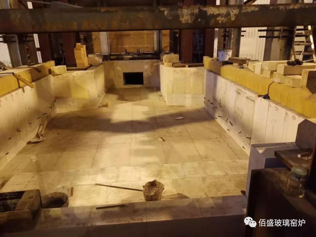 午夜国产精品视频