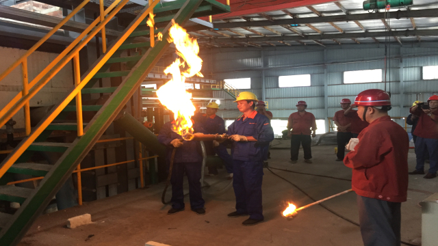 午夜免费三级片