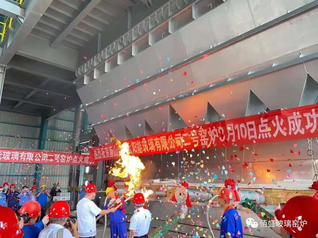 午夜成人免费观看玻璃